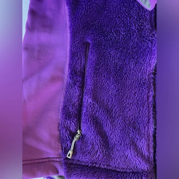 Women’s Patagonia Purple Fleece Jacket with attached hood - Picture 7 of 10